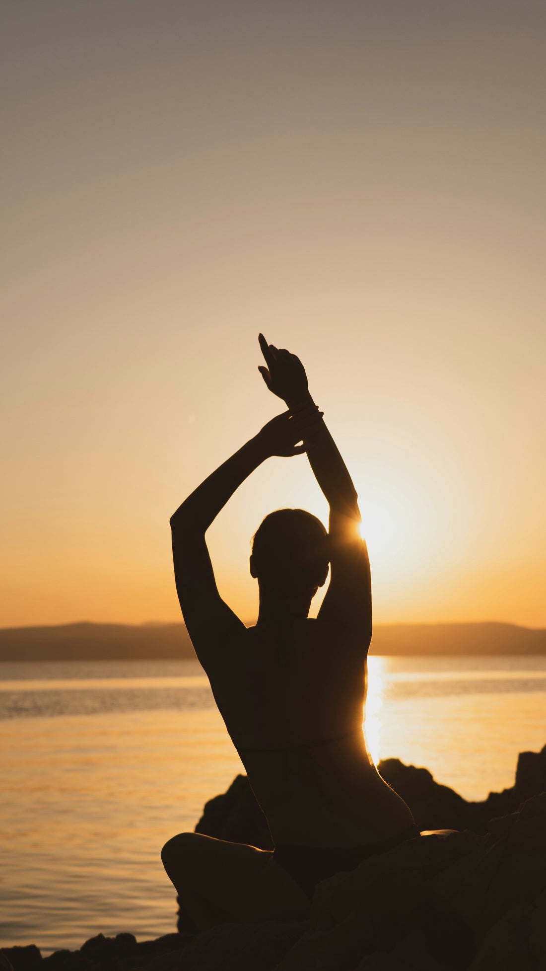 From Takeoff to Touchdown: How Yoga Supports the Jetsetter Lifestyle