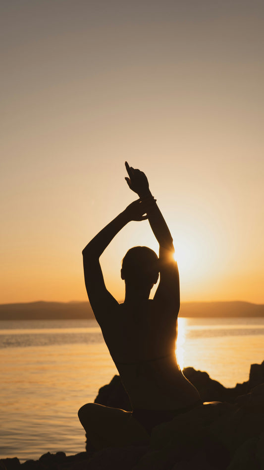 From Takeoff to Touchdown: How Yoga Supports the Jetsetter Lifestyle